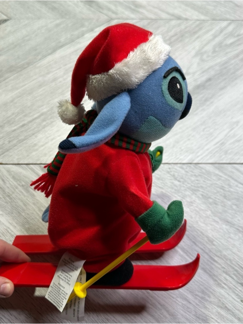 DISNEY FLIP & SKI STITCH CHRISTMAS PLUSH. - Picture 4 of 7